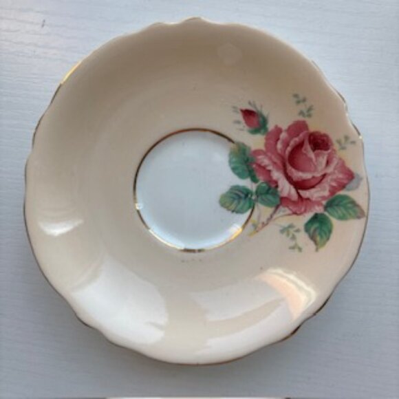 Beautiful Vintage Paragon Pale Yellow and Pink Rose teacup and Saucer - Picture 6 of 8